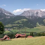 Waldherrhof ファームステイ *